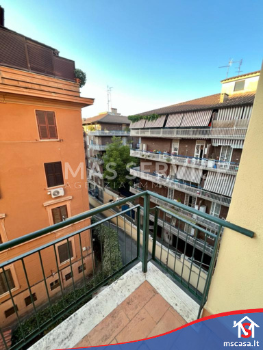 Trilocale in vendita zona Appio Latino a Roma | Balcone